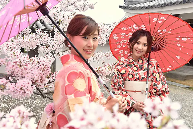 気分は江戸時代の小町娘！ あでやかな着物で城下町・松江をそぞろ歩き