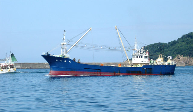 浜田漁港のまき網漁船