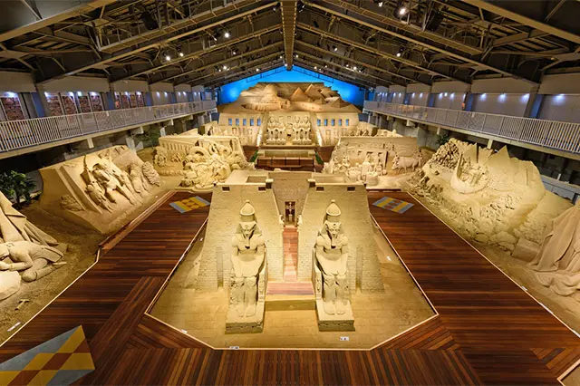 気分はまるで世界旅行！ アートな砂像で世界各地の歴史・文化・遺跡を