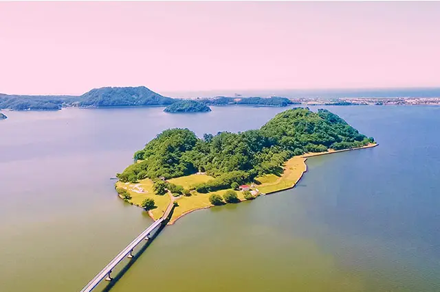 # 送料無料（離島を除く）無地　アウトレット　新品　幅1200x高900 日本最大の池に浮かぶ島で、無人島気分でグランピング！【アイランド