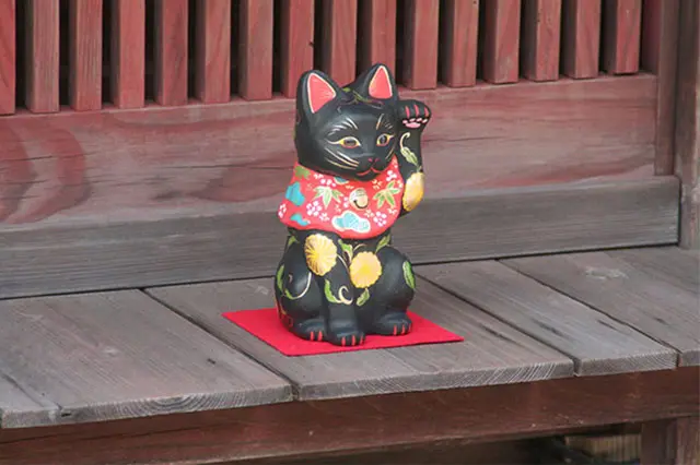 伝統工芸「長浜人形」の技法で作られた、キュートで縁起の良い「招き猫