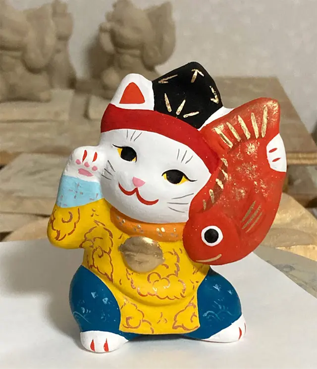 伝統工芸「長浜人形」の技法で作られた、キュートで縁起の良い「招き猫