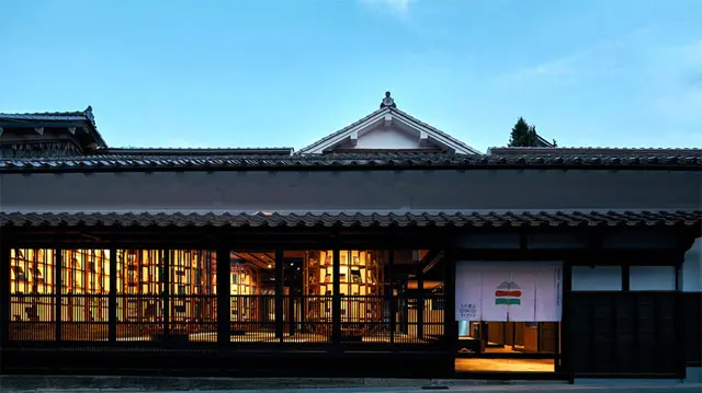 旅人と石見銀山の人々を結ぶ、フォトジェニックな滞在型ライブラリー