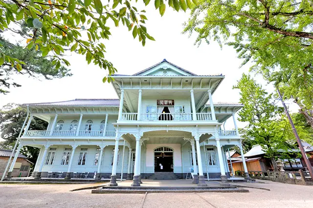 松江城そばに建つ、明治時代の美しい洋館｜興雲閣・亀田山喫茶室｜出雲