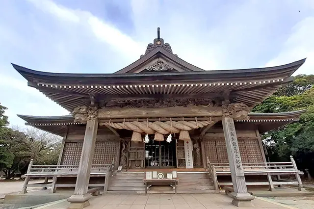 神崎神社｜日本一の龍の彫刻が見事！ 鳥取県琴浦町の「荒神さん