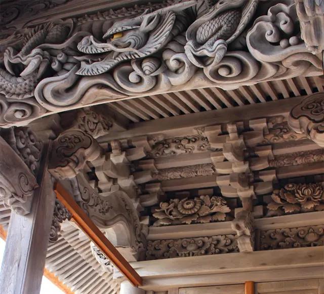 神崎神社｜日本一の龍の彫刻が見事！ 鳥取県琴浦町の「荒神さん