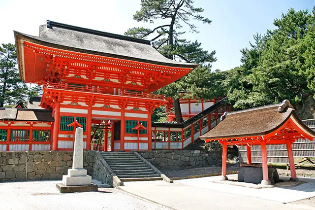 日御碕神社｜島根半島の西端に建つ「日が沈む聖地の宮」｜出雲テラス