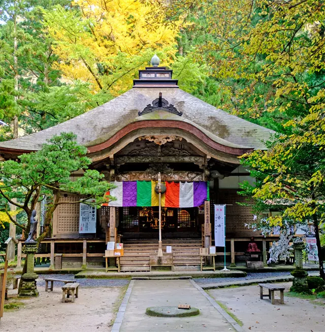三徳山三佛寺投入堂｜断崖絶壁に建つ国宝のお堂｜鳥取県三朝町｜出雲
