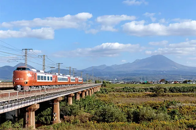 特急やくも｜島根・鳥取・岡山を結ぶ特急列車｜出雲テラス｜エポラ