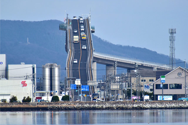 ベタ踏み坂